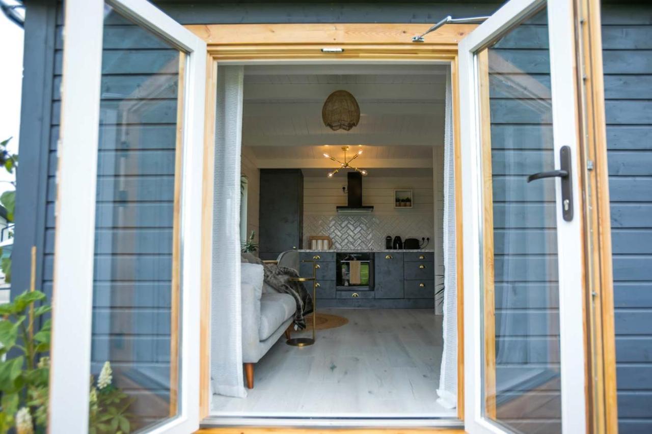 The Paddocks Cabin - Stylish, Cozy & Private Killarney Exterior photo